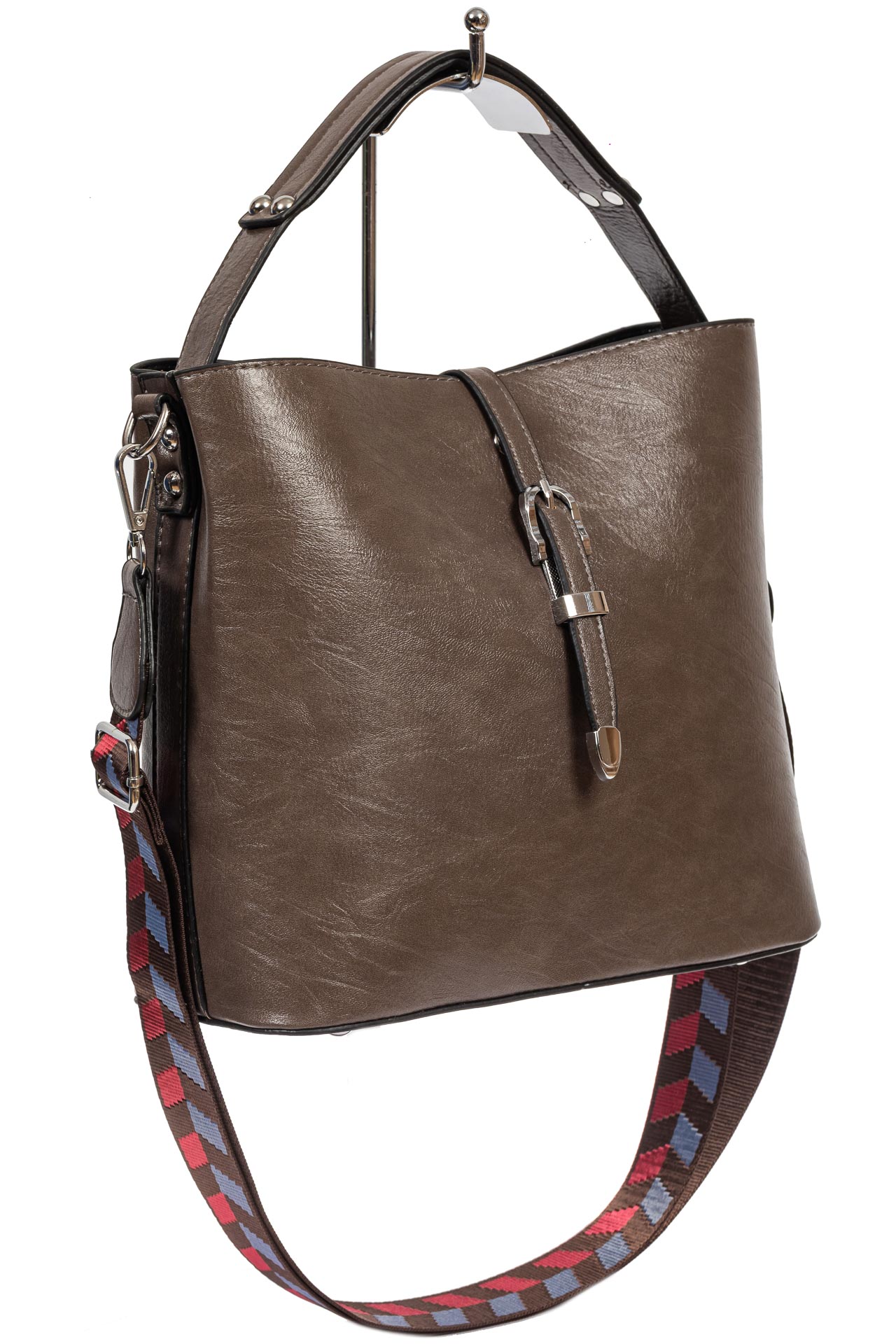На фото 1 - Женская сумка-бочонок из искусственной кожи, цвет серый