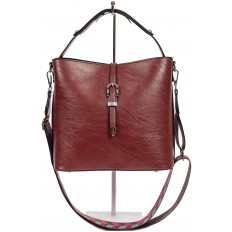 На фото 2 - Женская сумка-бочонок из искусственной кожи, цвет красный