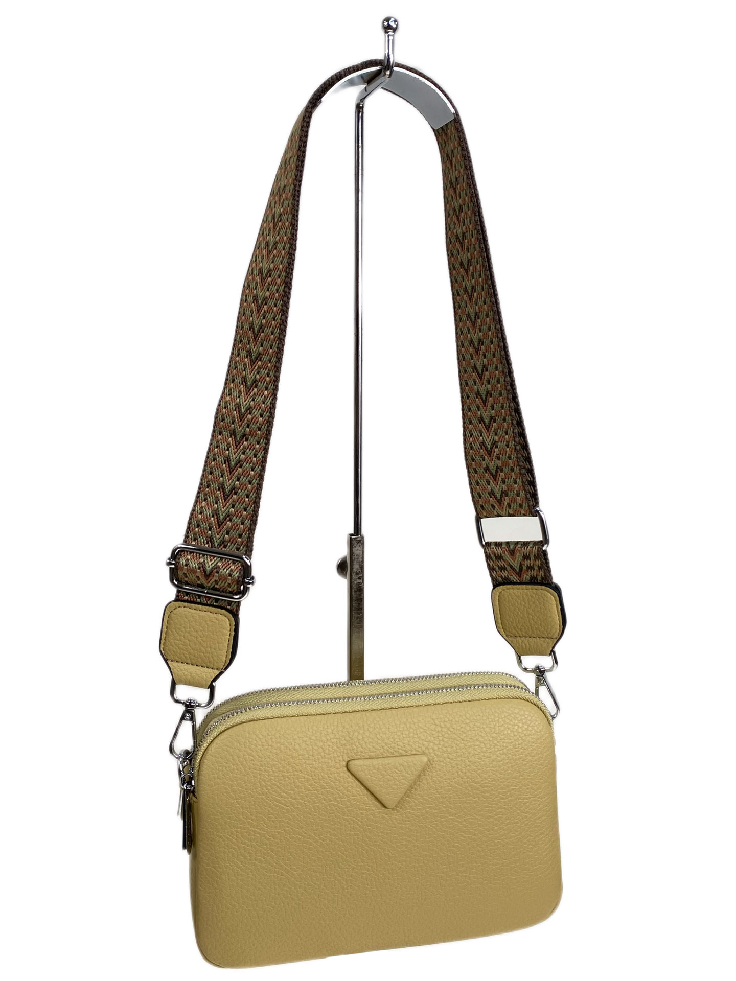 На фото 1 - Женская сумка из искусственной кожи, цвет светло желтый