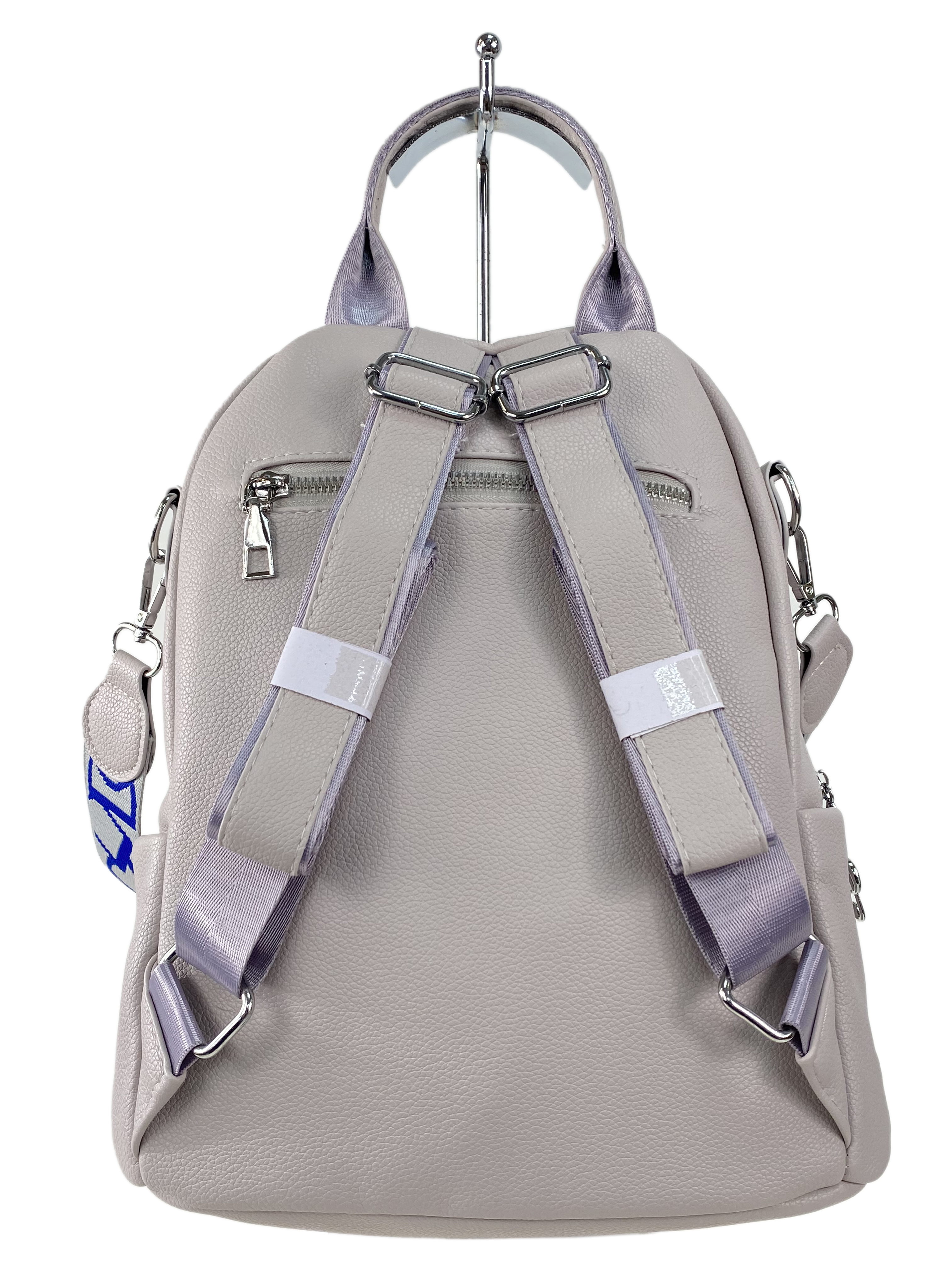 На фото 3 - Женская сумка-рюкзак  из искусственной кожи, цвет  светло серый