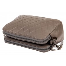 На фото 4 - Женская стёганая сумка из кожи, цвет серый