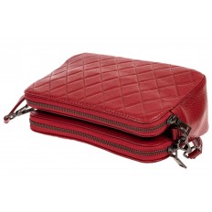 На фото 4 - Женская стёганая сумка из кожи, цвет бордовый