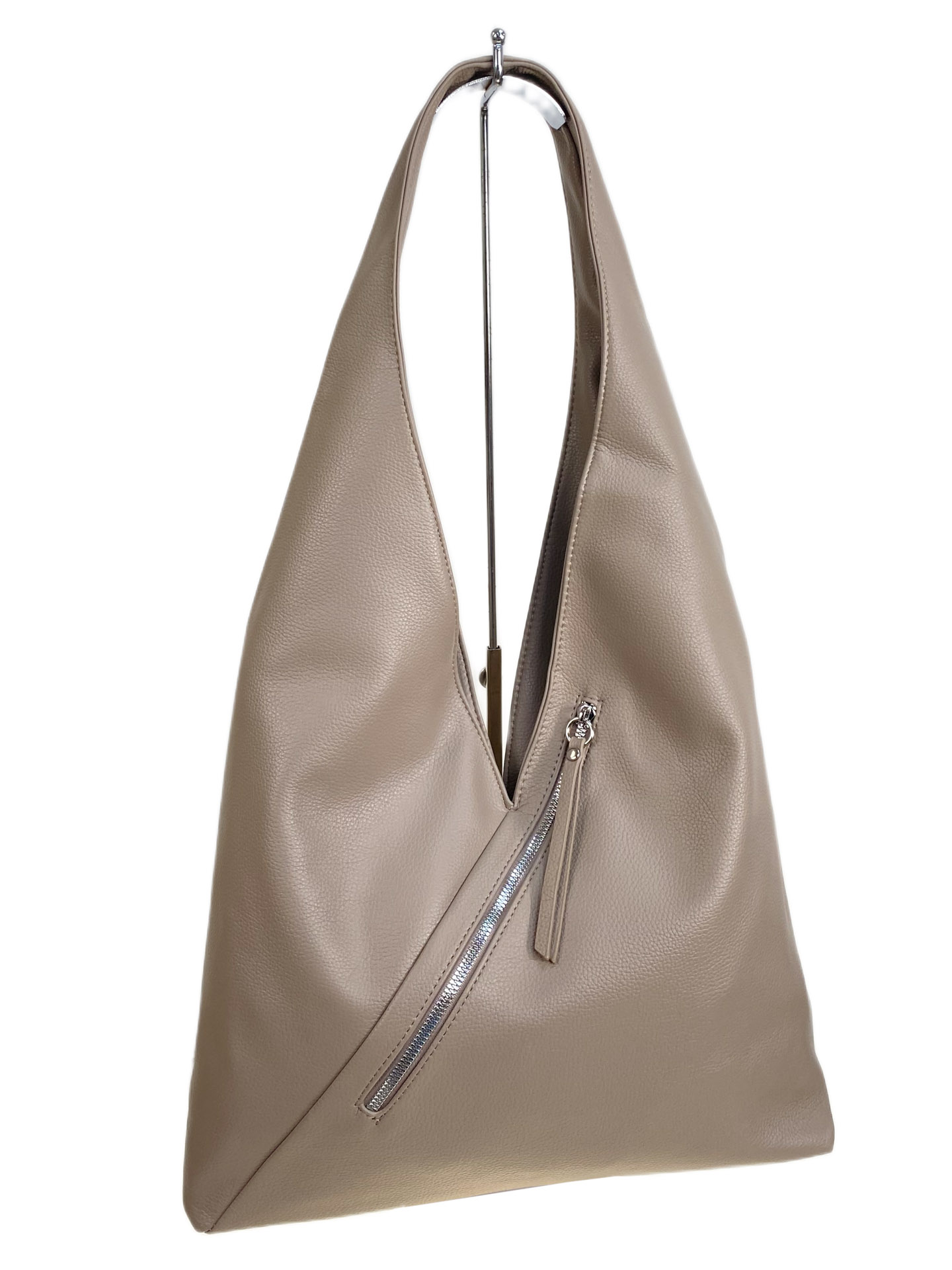 На фото 1 - Женская сумка из искусственной кожи, цвет бежевый