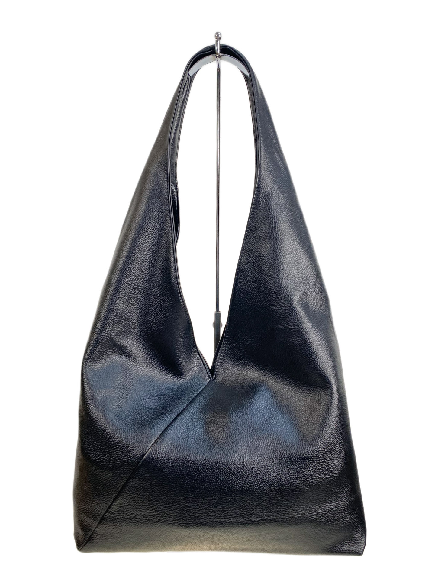 На фото 2 - Женская сумка из искусственной кожи, цвет черный