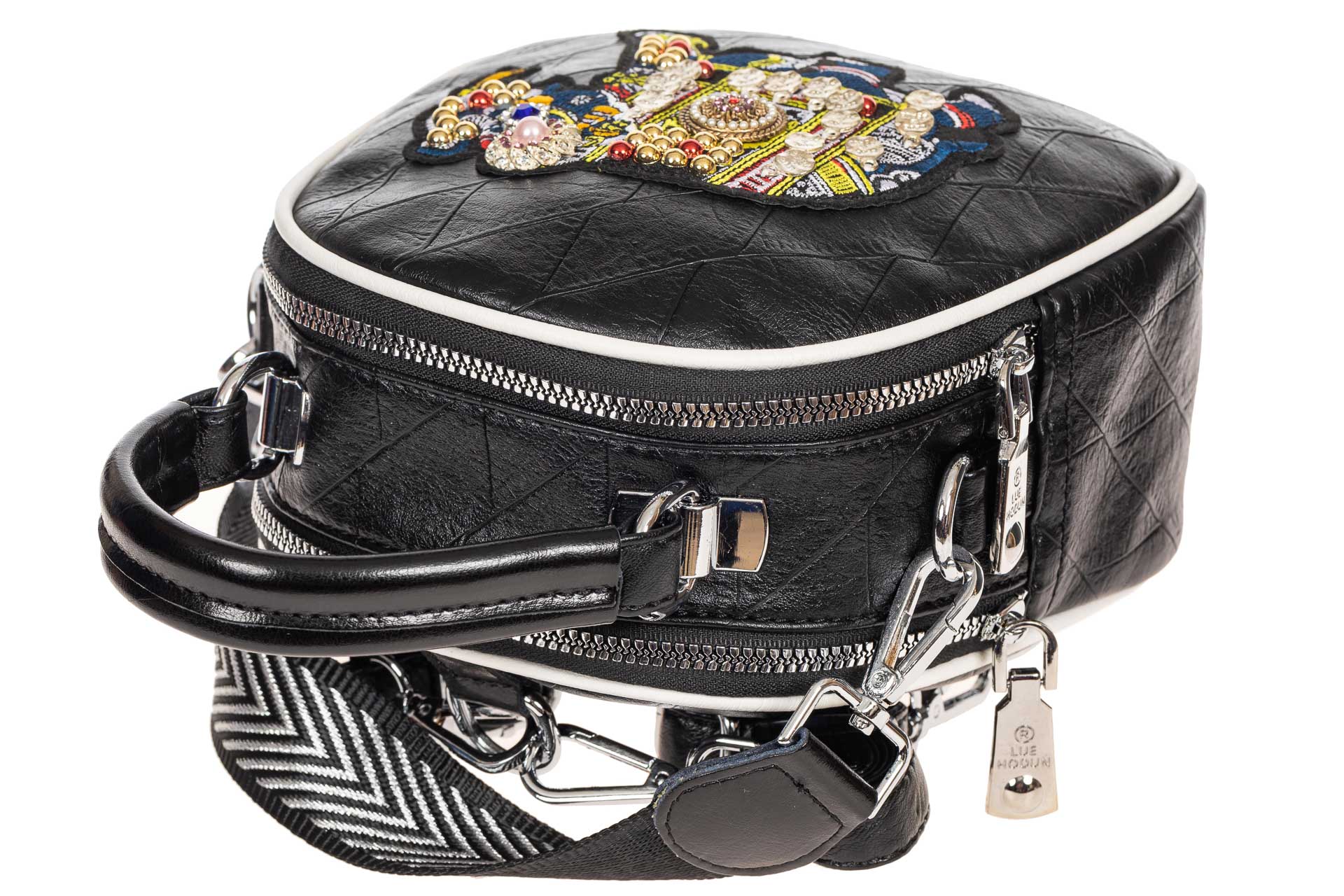 На фото 4 - Оригинальная сумка-рюкзак из искусственной кожи, цвет чёрный
