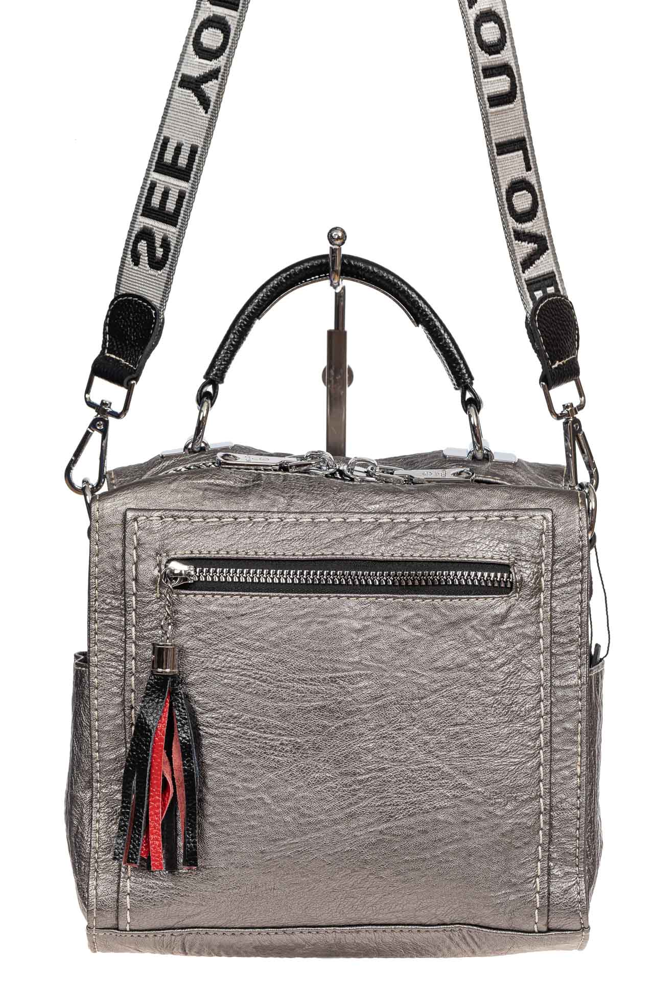 На фото 2 - Компактная сумка-рюкзак из искусственной кожи, цвет серебро