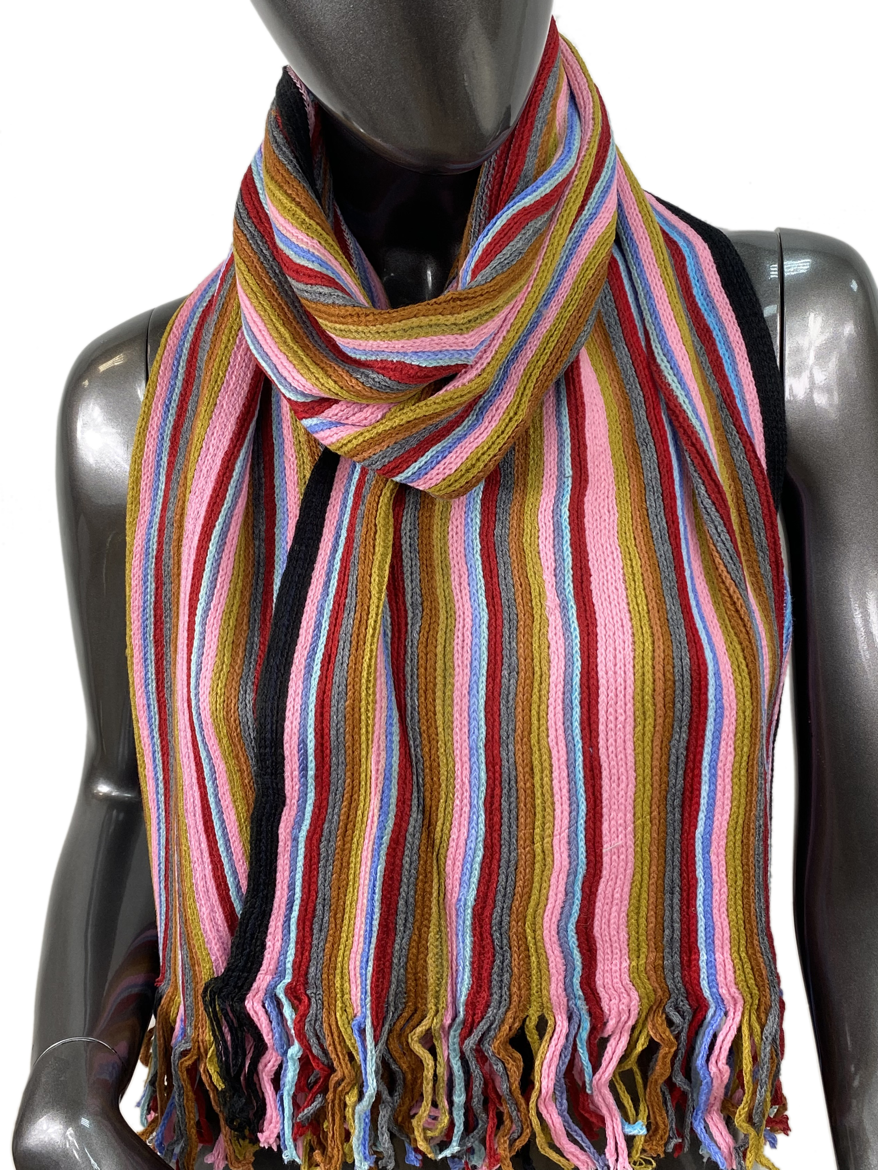 На фото 1 - Молодежный шарф универсальный, цвет мультицвет 