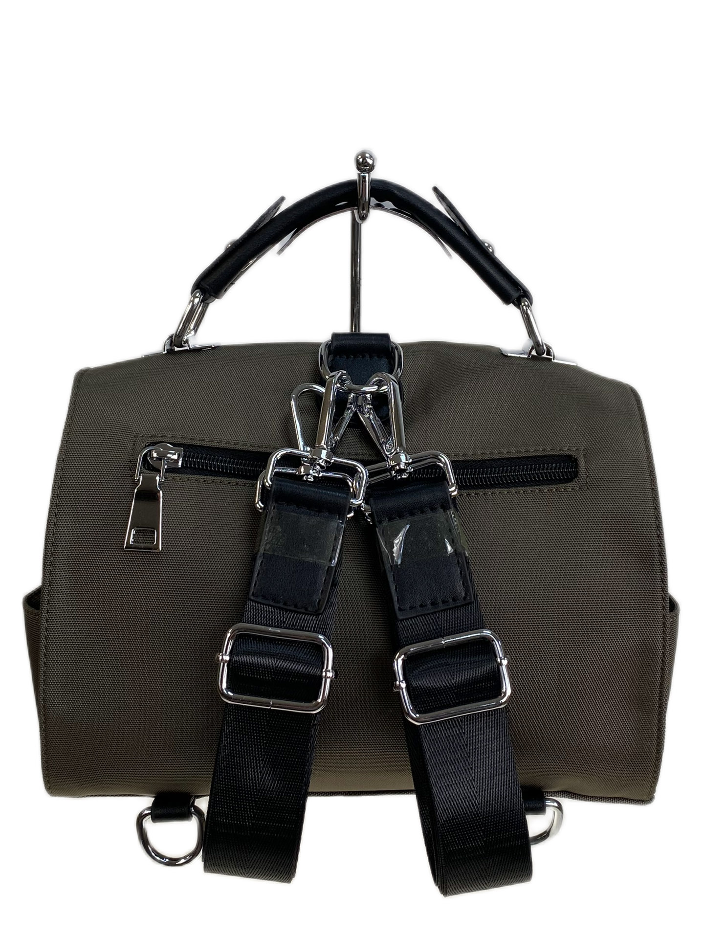 На фото 2 - Женская сумка-рюкзак из текстиля, цвет хаки 