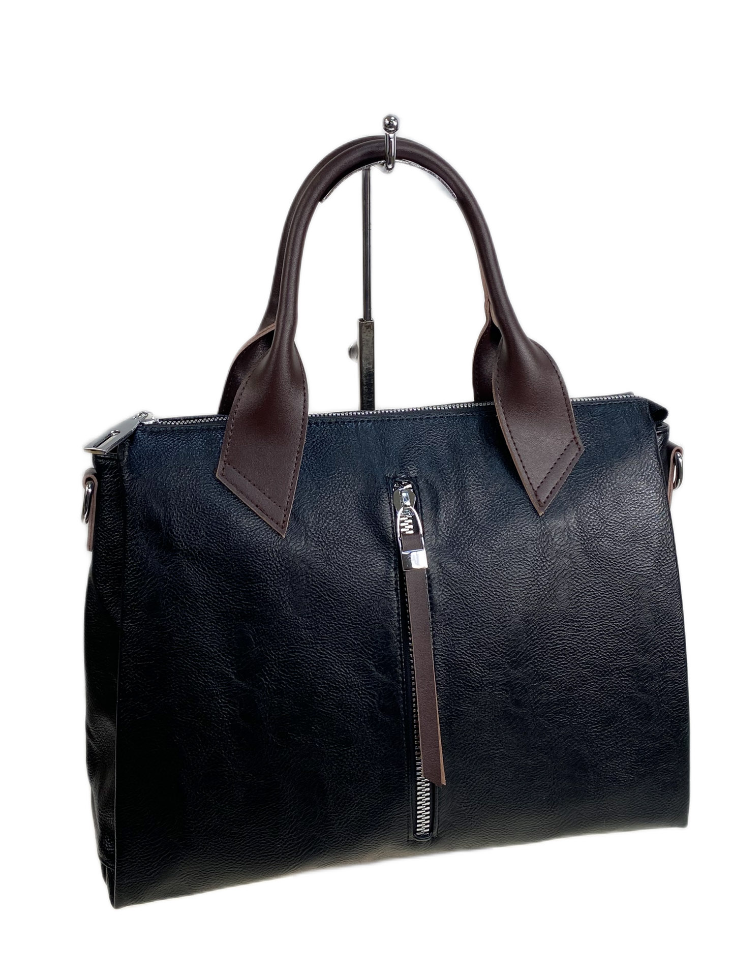 На фото 1 - Женская сумка из натуральной кожи, цвет  черный