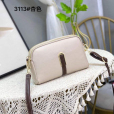 На фото 1 - Женская сумка из искусственной кожи, цвет молочный На фото 1 - Женская сумка из искусственной кожи, цвет молочный