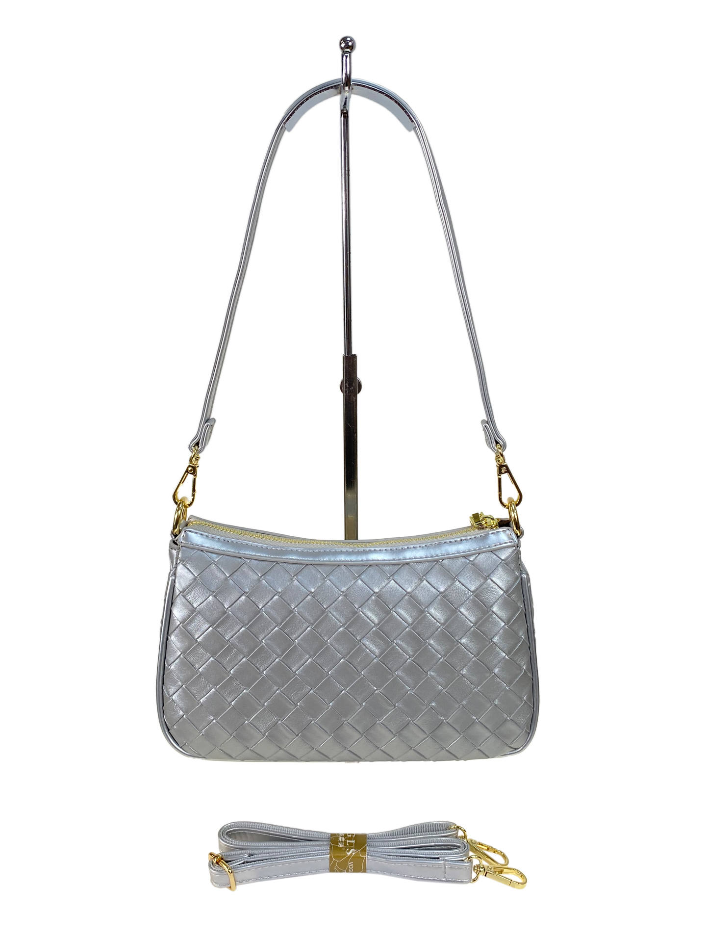 На фото 2 - Женская сумка из искусственной кожи цвет серебро