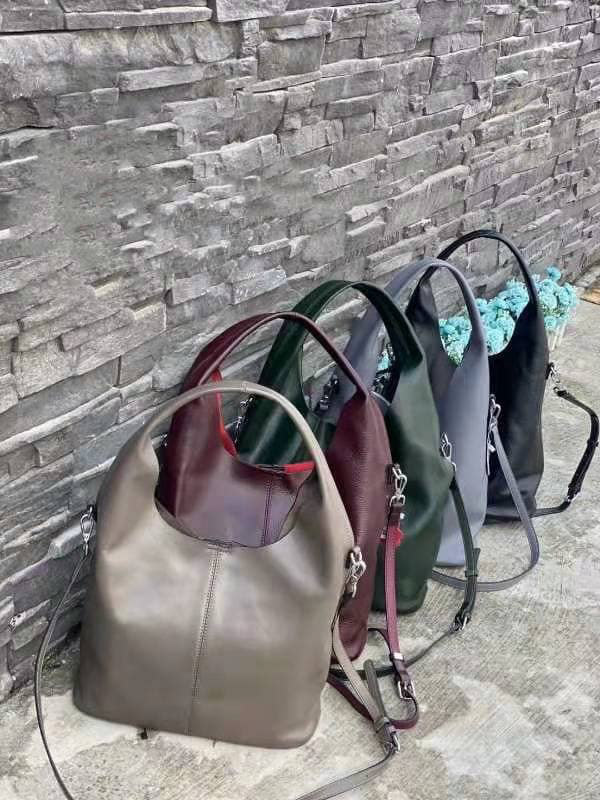 На фото 3 - Женская сумка шоппер из натуральной кожи, цвет серый