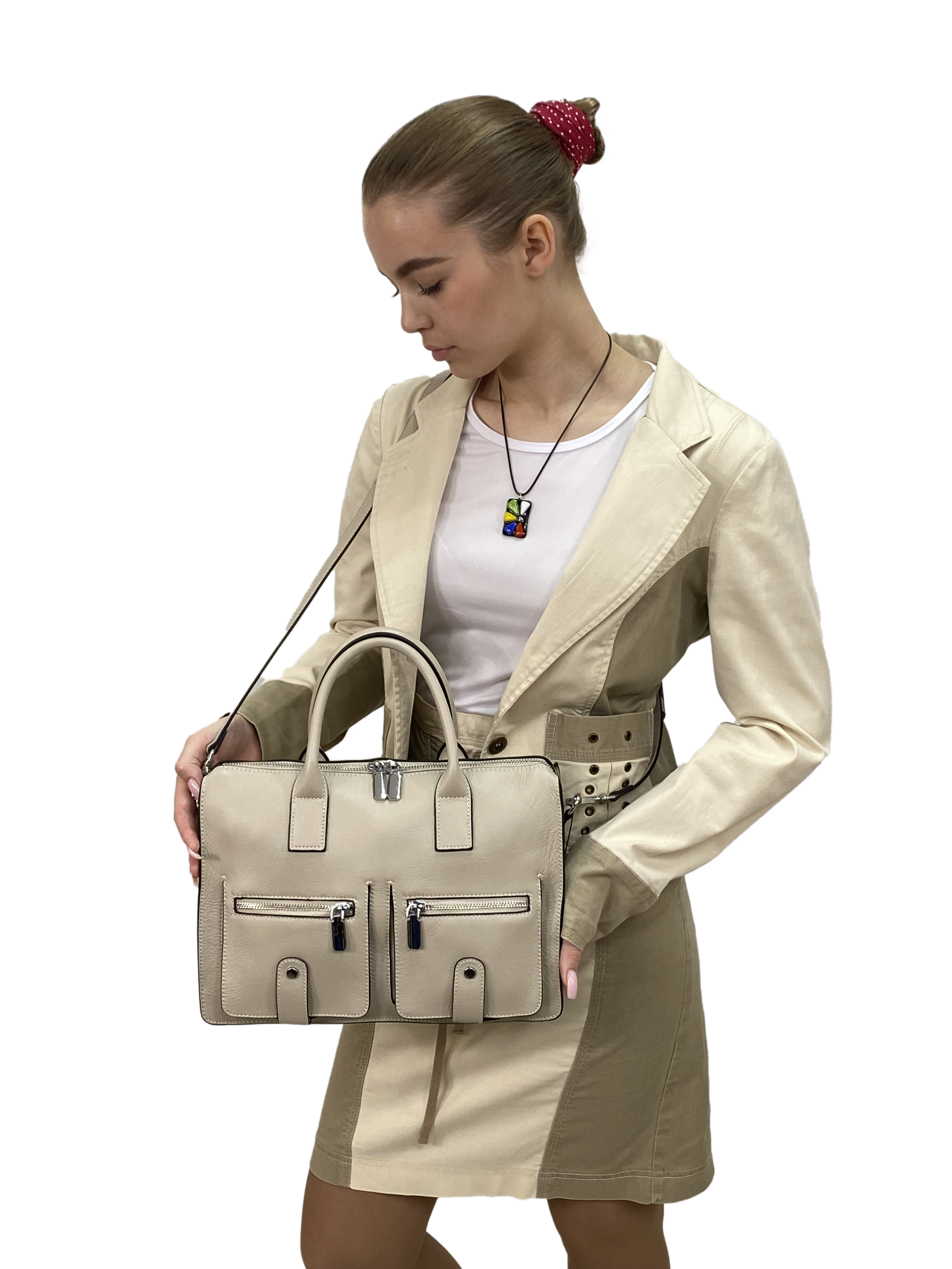 На фото 3 - Кожаная женская сумка-портфель, цвет  светло бежевый