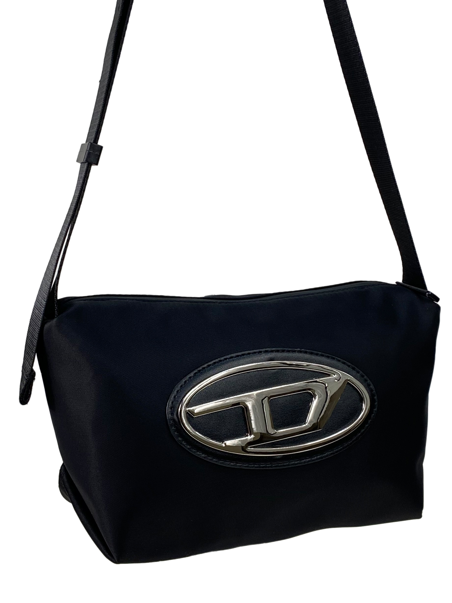 На фото 1 - Женская сумка из текстиля цвет черный 