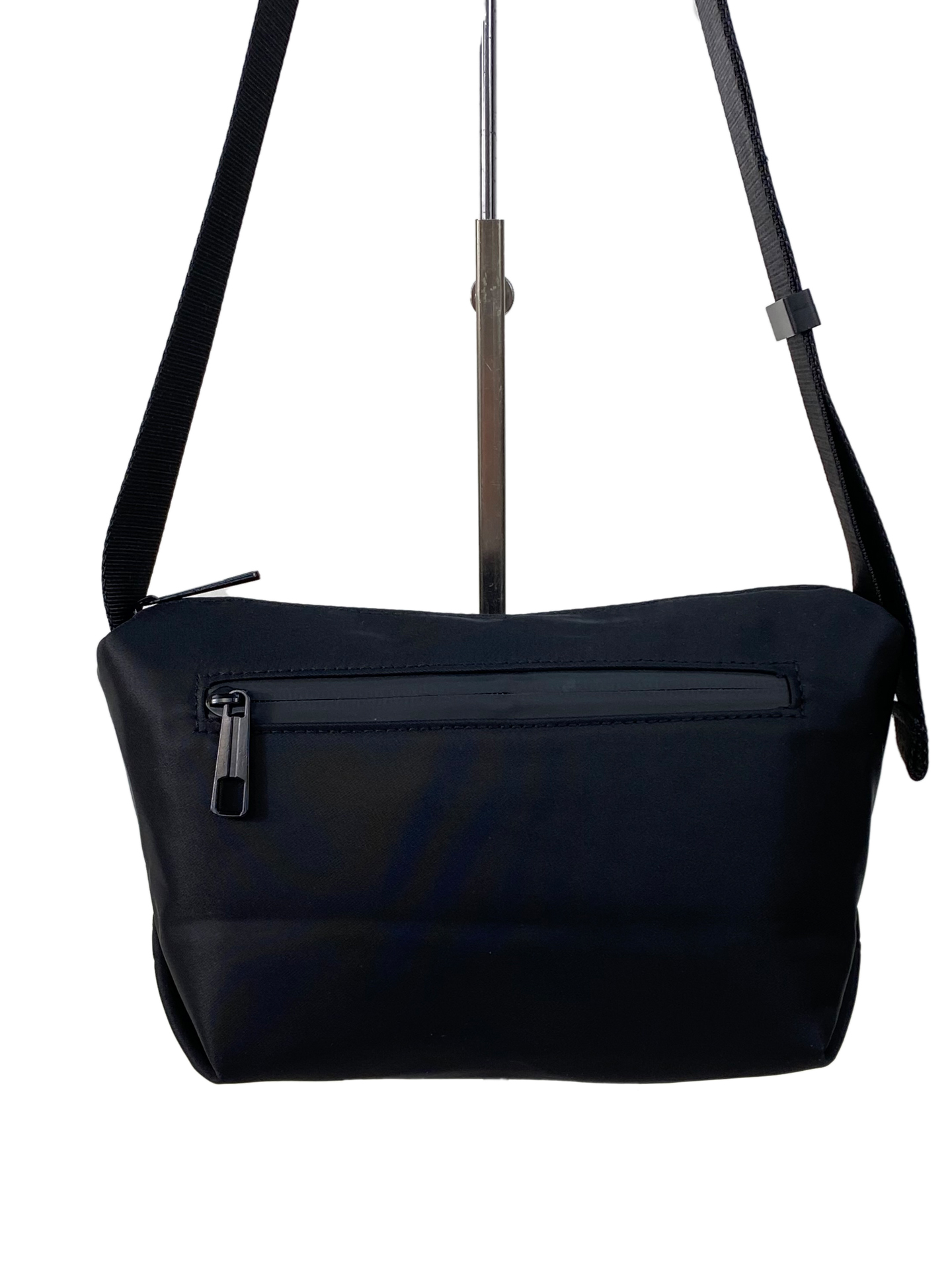 На фото 2 - Женская сумка из текстиля цвет черный 
