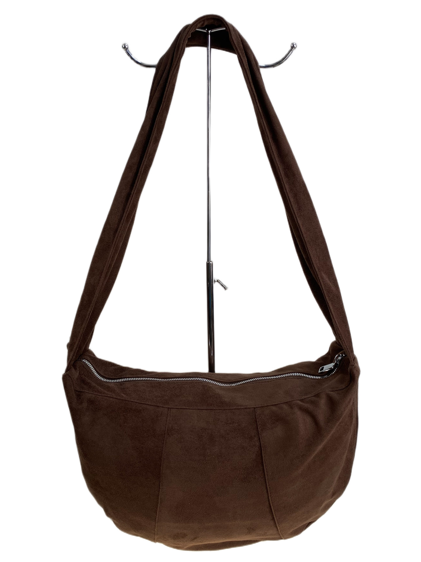 На фото 2 - Женская сумка из искусственной замши, цвет шоколад