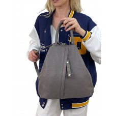 На фото 1 - Женская сумка- рюкзак из искусственной кожи, цвет серый