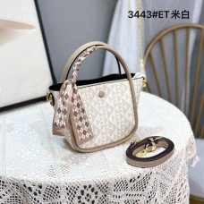 На фото 1 - Женская сумка из искусственной кожи мультицвет