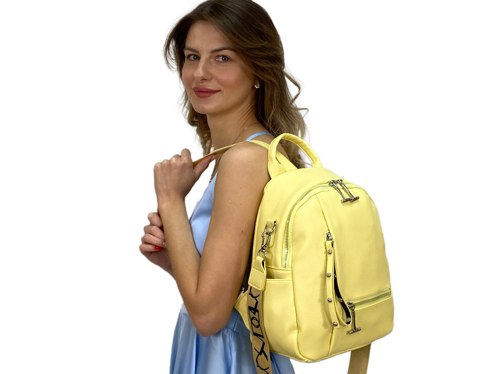На фото 1 - Женский рюкзак   из искусственной кожи, цвет желтый 
