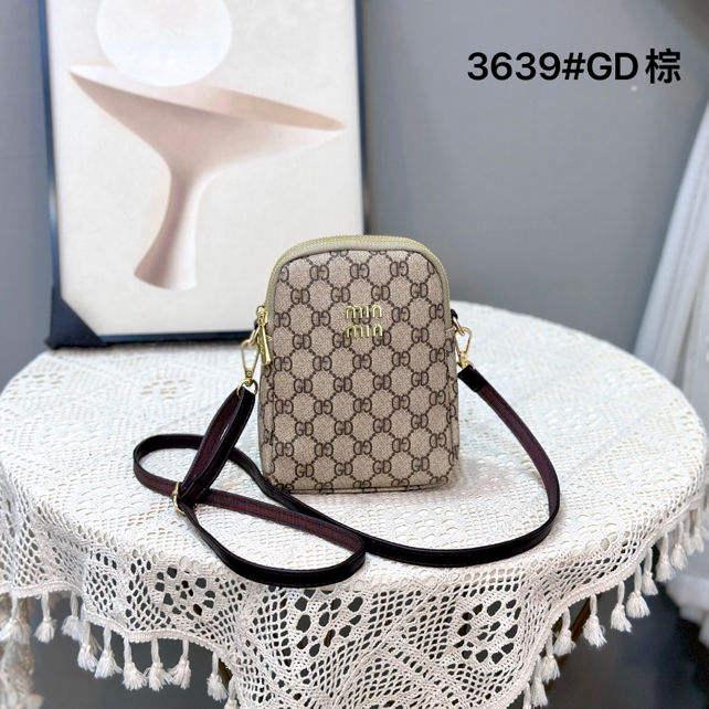 На фото 1 - Женская сумка из искусственной кожи мультицвет