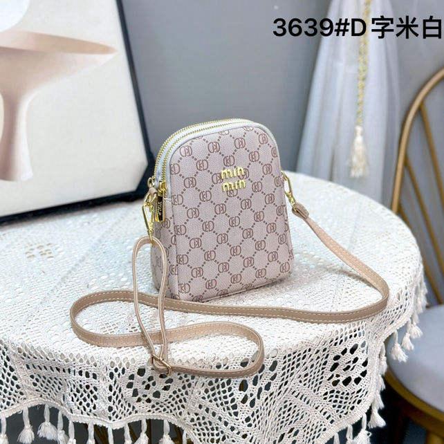 На фото 1 - Женская сумка из искусственной кожи мультицвет