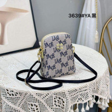 На фото 1 - Женская сумка из искусственной кожи мультицвет На фото 1 - Женская сумка из искусственной кожи мультицвет