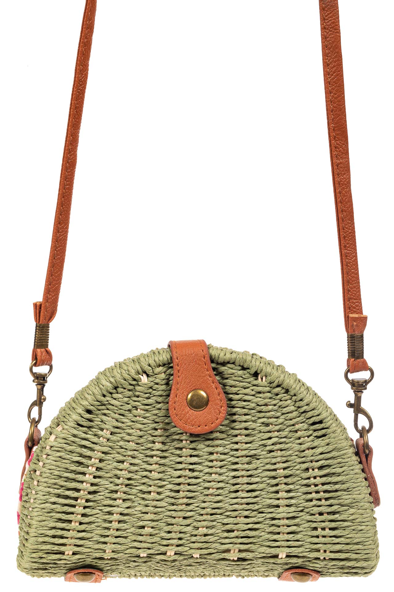 На фото 2 - Компактная соломенная сумка на длинном ремешке, цвет зеленый