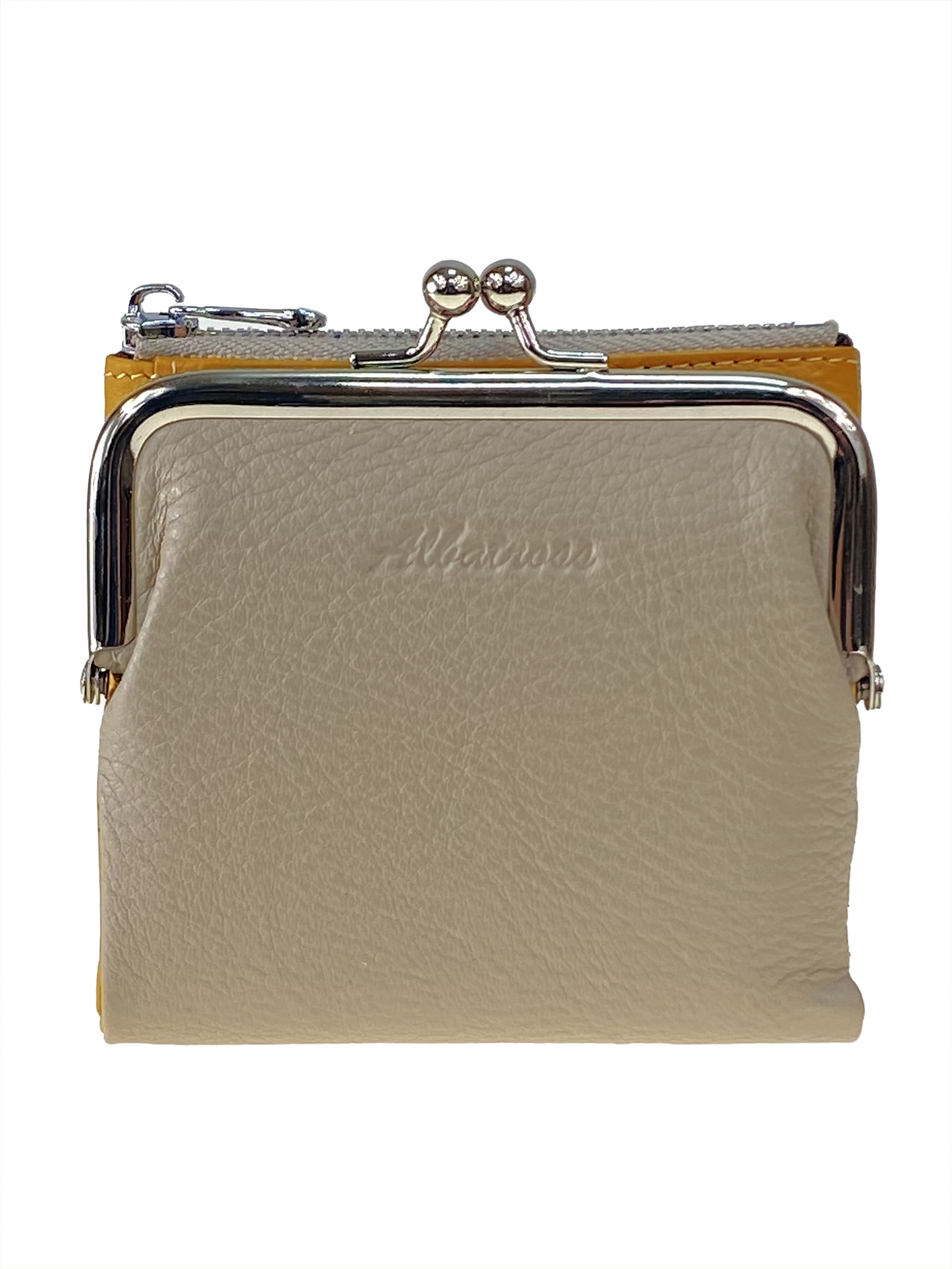 На фото 1 - Кожаный женский кошелёк с фермуаром, цвет бежевый