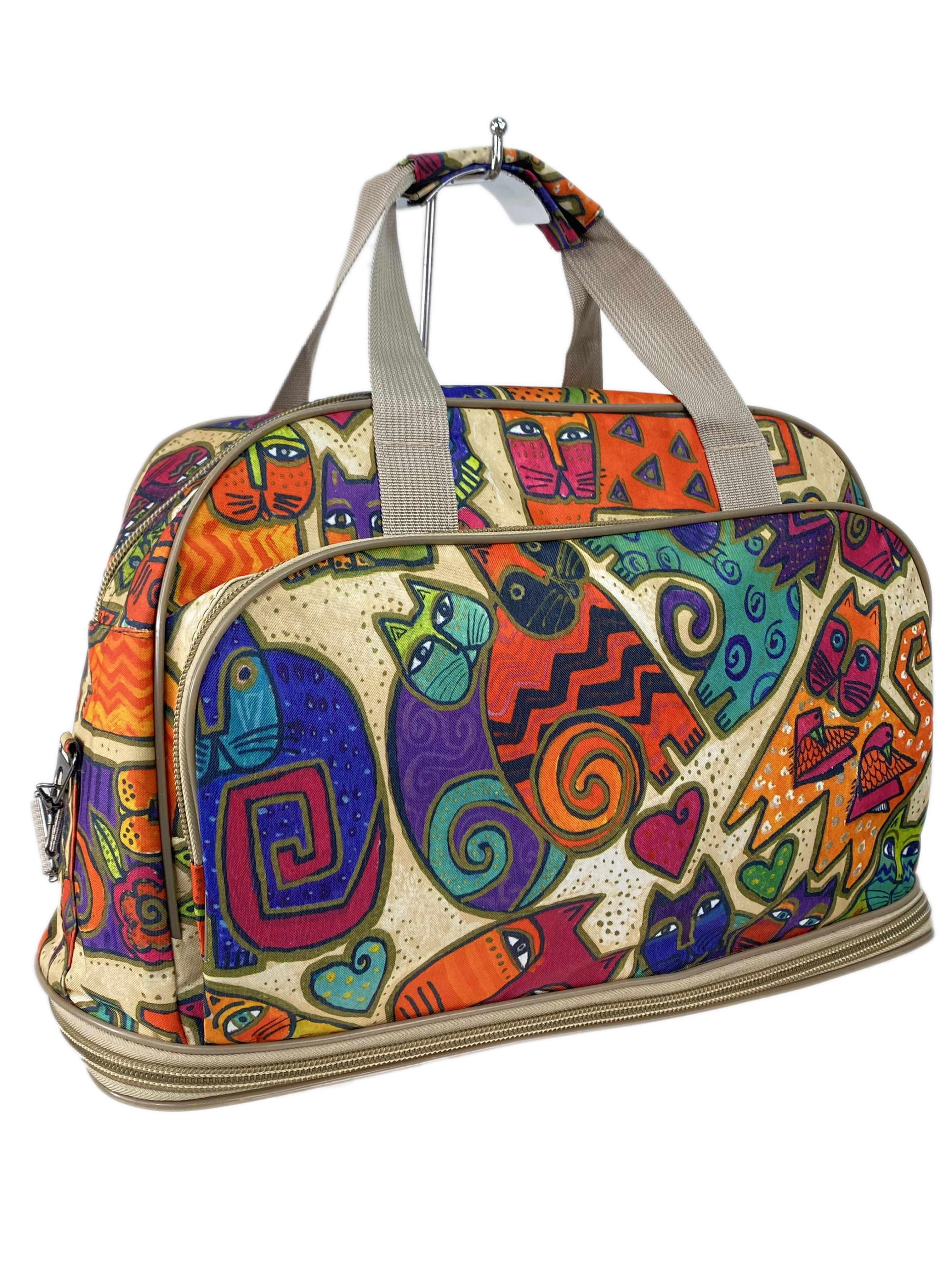 На фото 1 - Дорожная сумка из текстиля с принтом , мультицвет