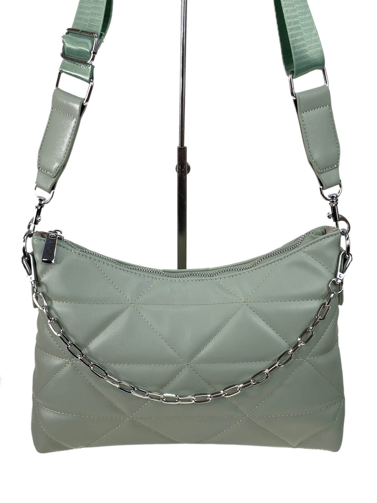На фото 1 - Женская сумка клатч из искусственной кожи , цвет зеленый