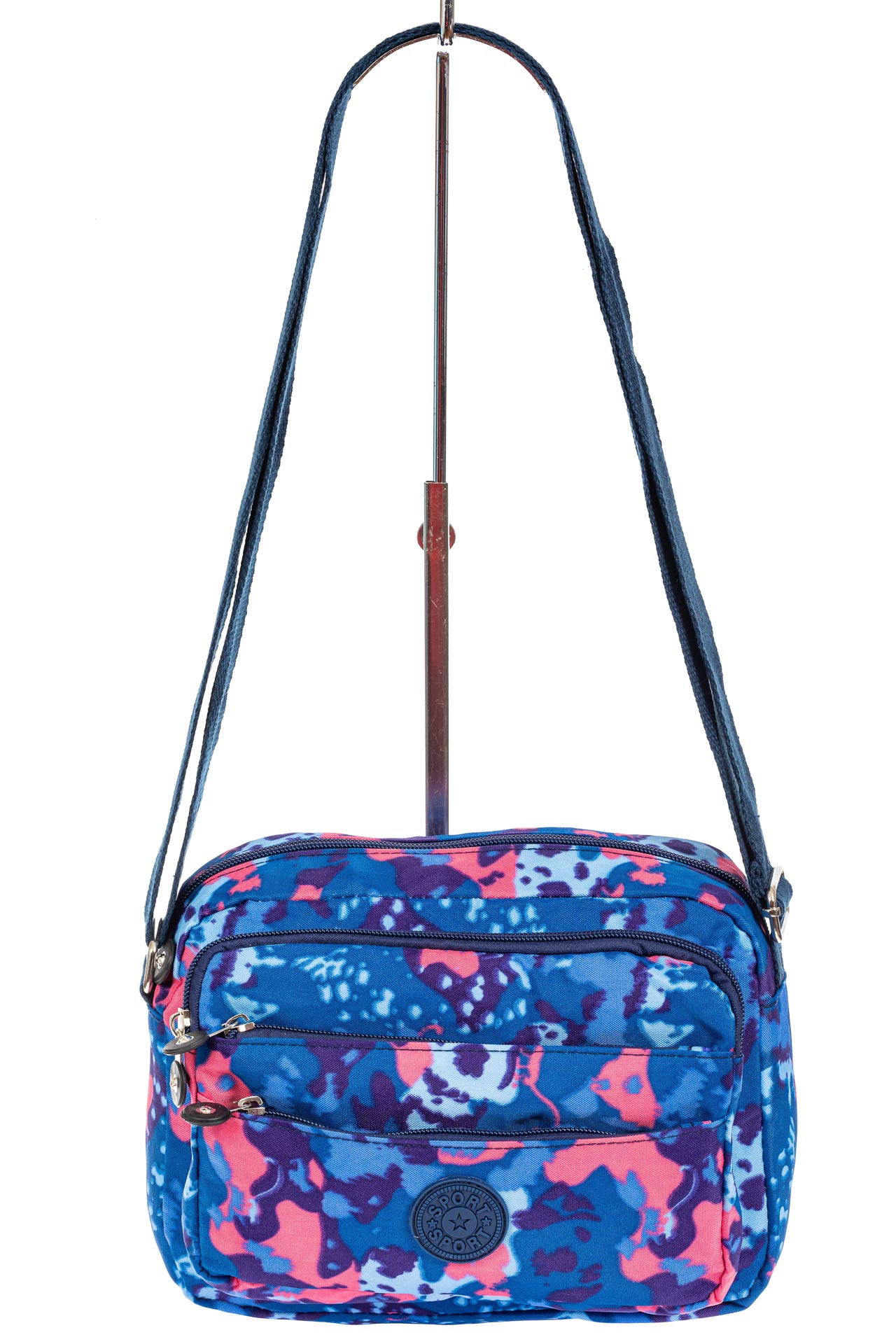 На фото 2 - Женская текстильная сумка кросс-боди с пятнистым принтом, мультицвет 