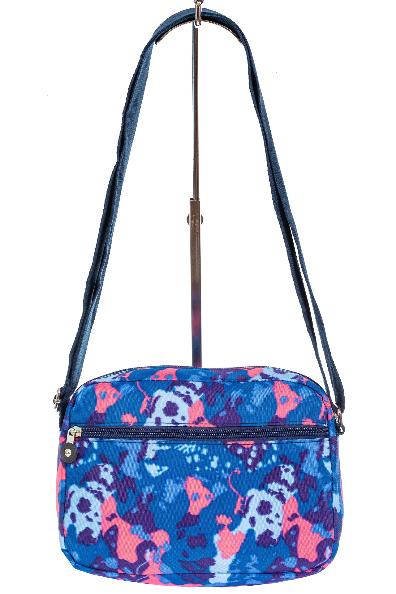 На фото 3 - Женская текстильная сумка кросс-боди с пятнистым принтом, мультицвет 
