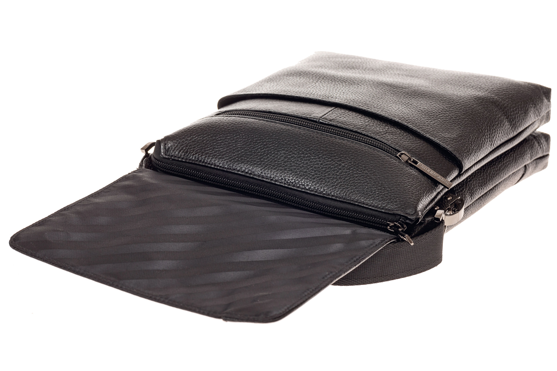 На фото 4 - Мужская сумка с клапаном, натуральная кожа, цвет черный