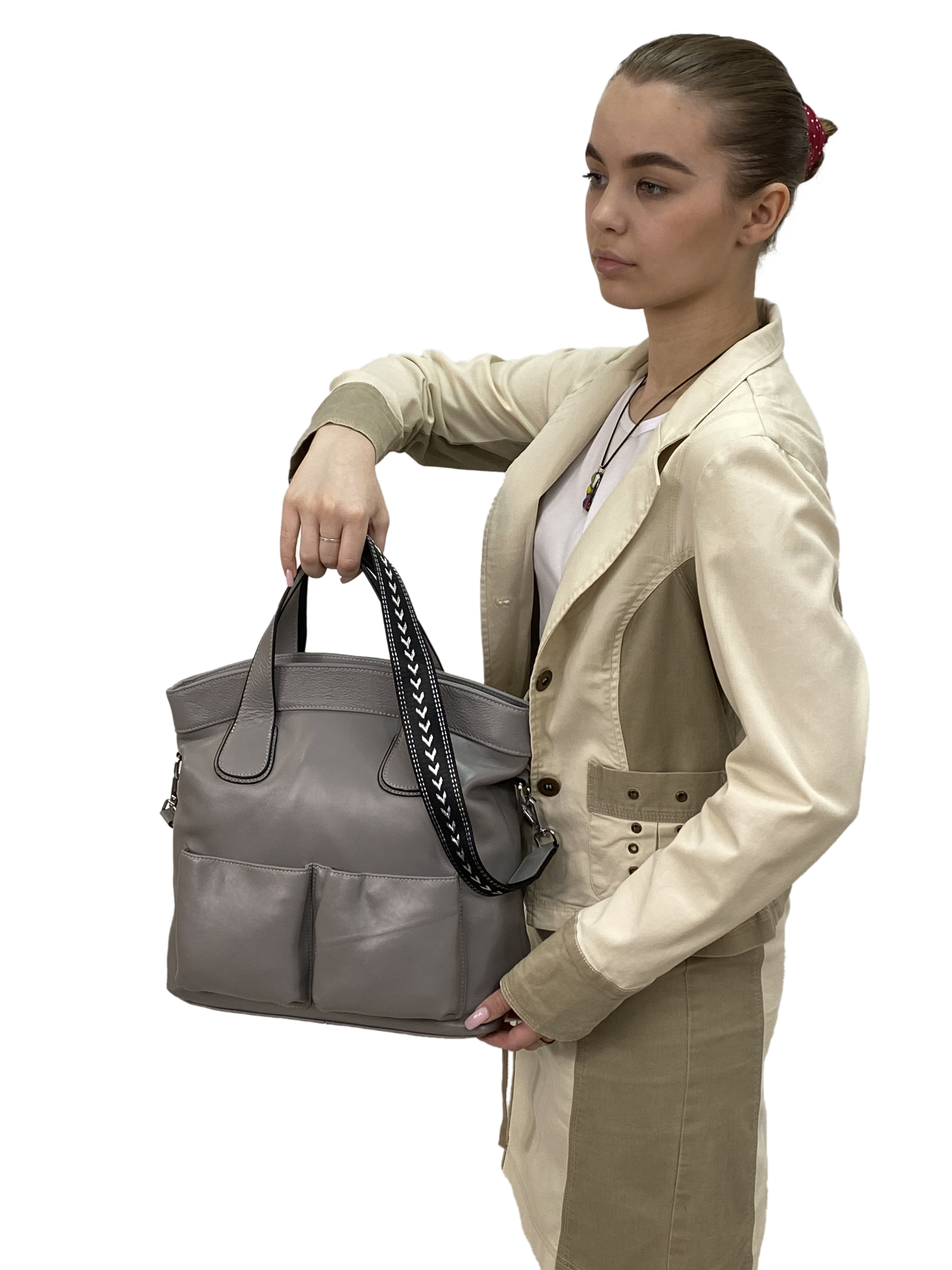 На фото 2 - Женская сумка тоут из натуральной кожи, цвет светло серый
