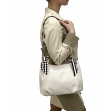 На фото 1 - Женская сумка из натуральной кожи, цвет белый