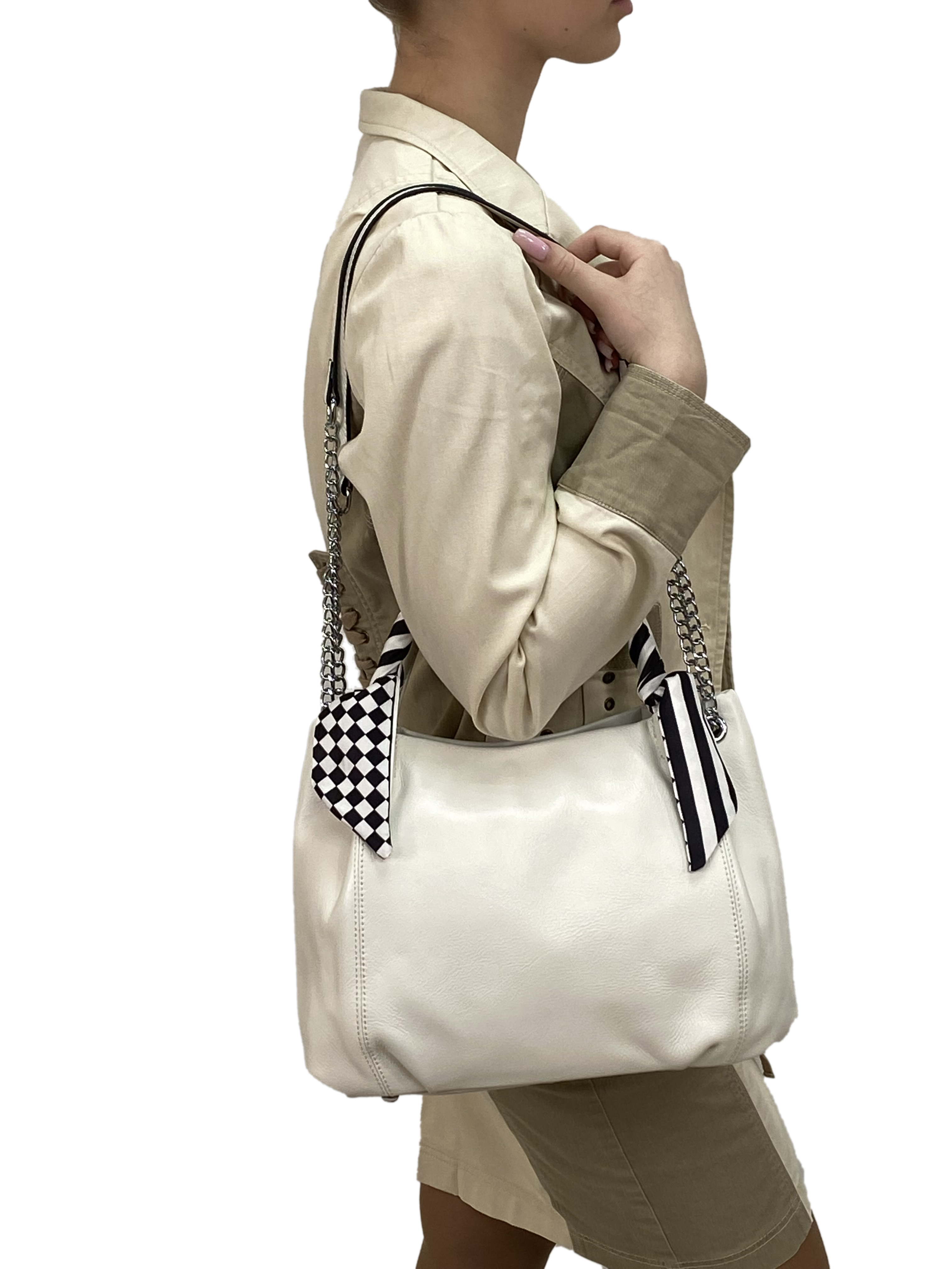 На фото 1 - Женская сумка из натуральной кожи, цвет белый