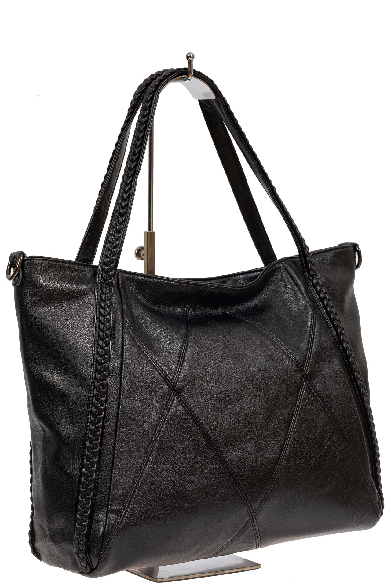 На фото 1 - Женская сумка из искусственной кожи с плетёными ручками, цвет чёрный