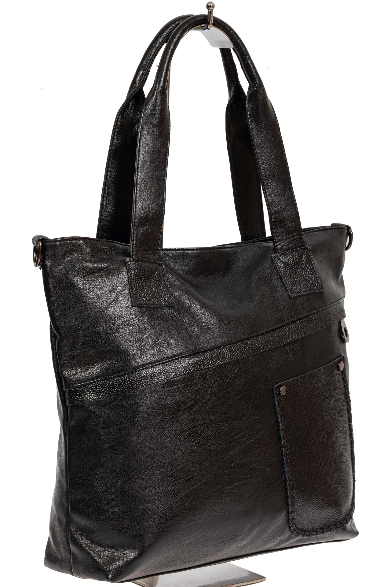 На фото 1 - Женская сумка-тоут из мягкой искусственной кожи, цвет чёрный