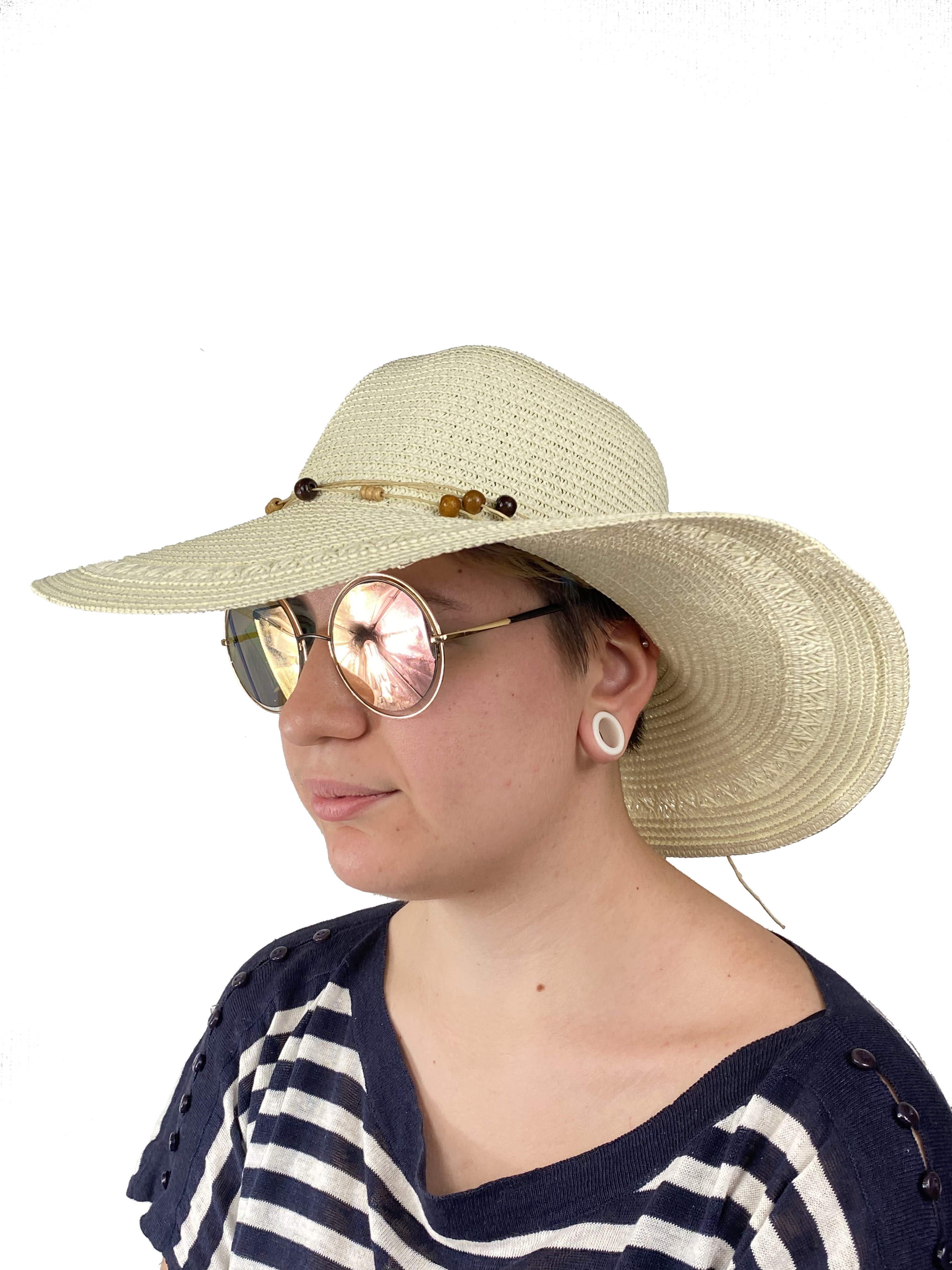 На фото 2 - Плетёная женская шляпа с широкими полями, цвет белый