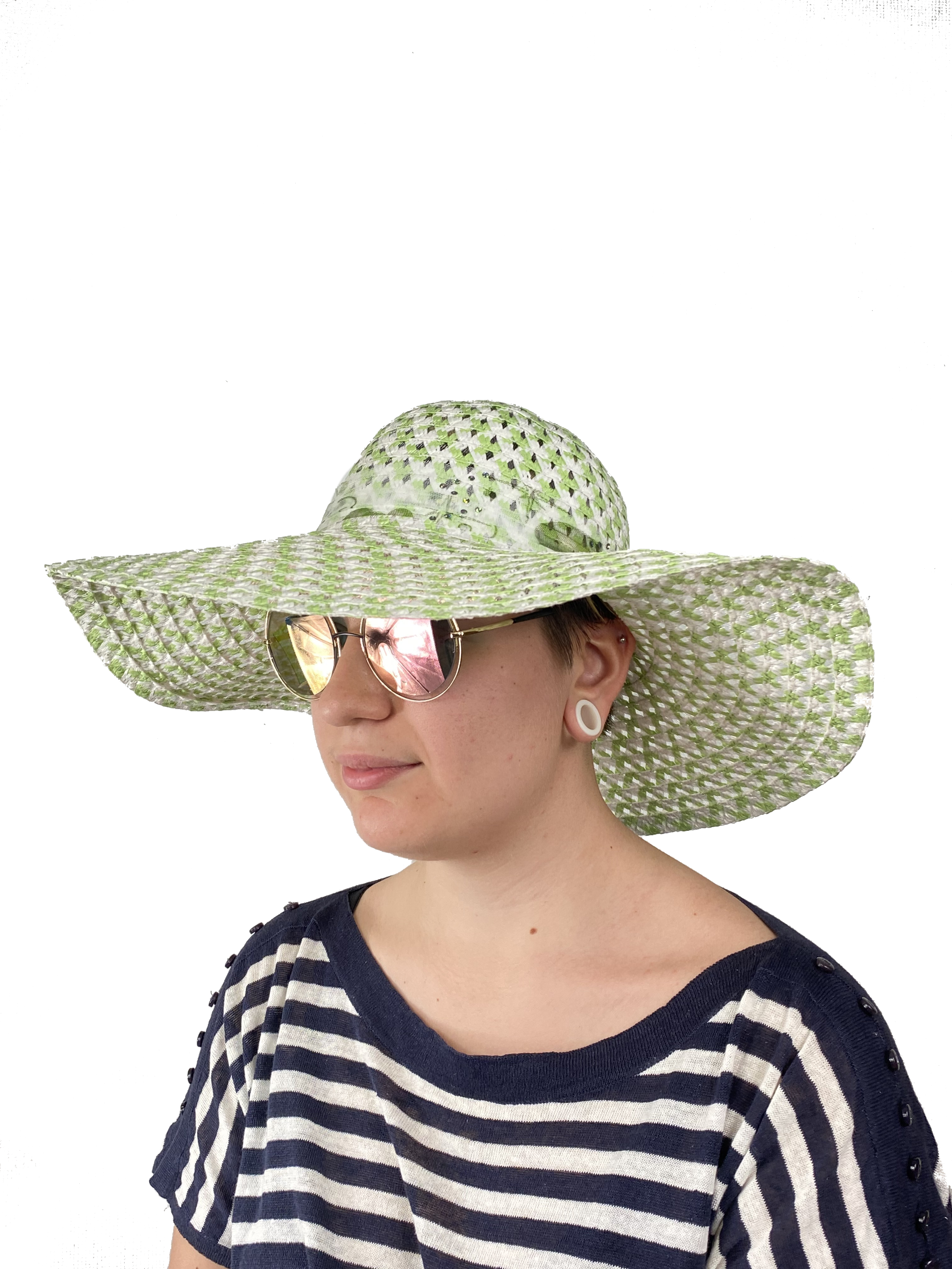 На фото 2 - Женская соломенная шляпа, цвет зелёный