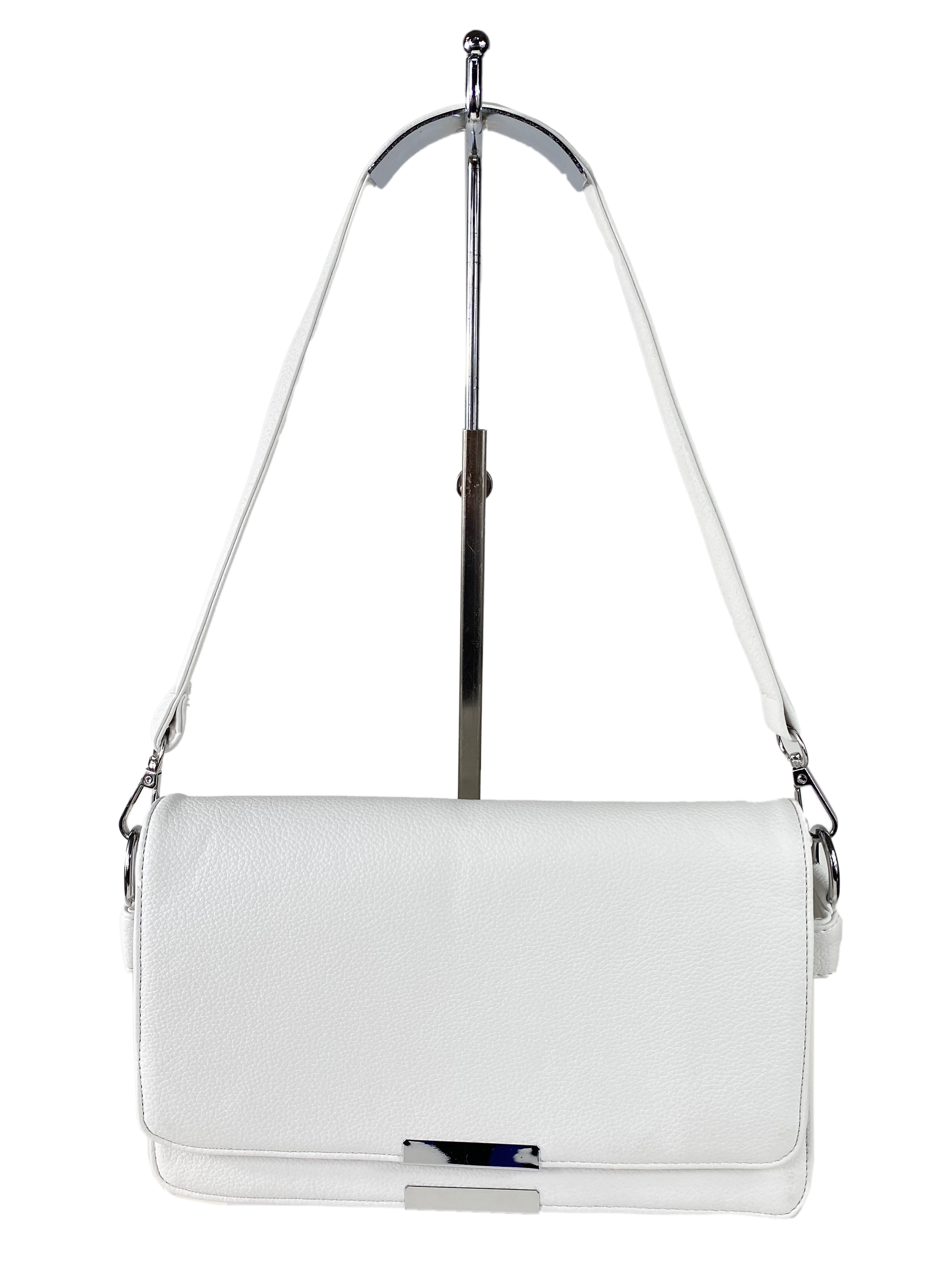На фото 2 - Женская сумка-клатч  из мягкой  искусственной кожи,цвет белый