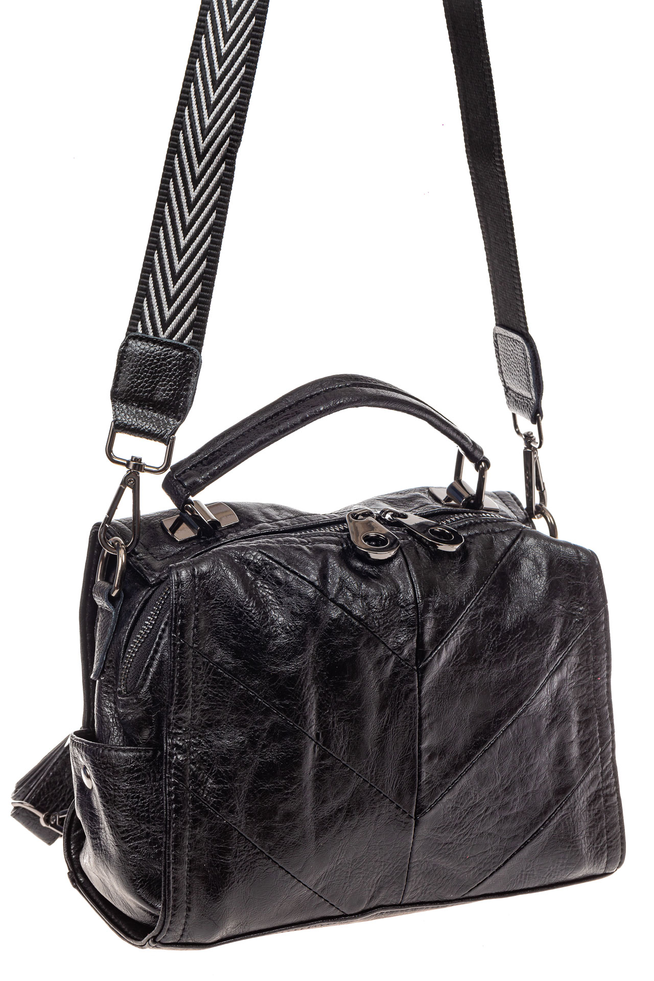 На фото 1 - Сумка-рюкзак женская  из искусственной кожи, цвет черный
