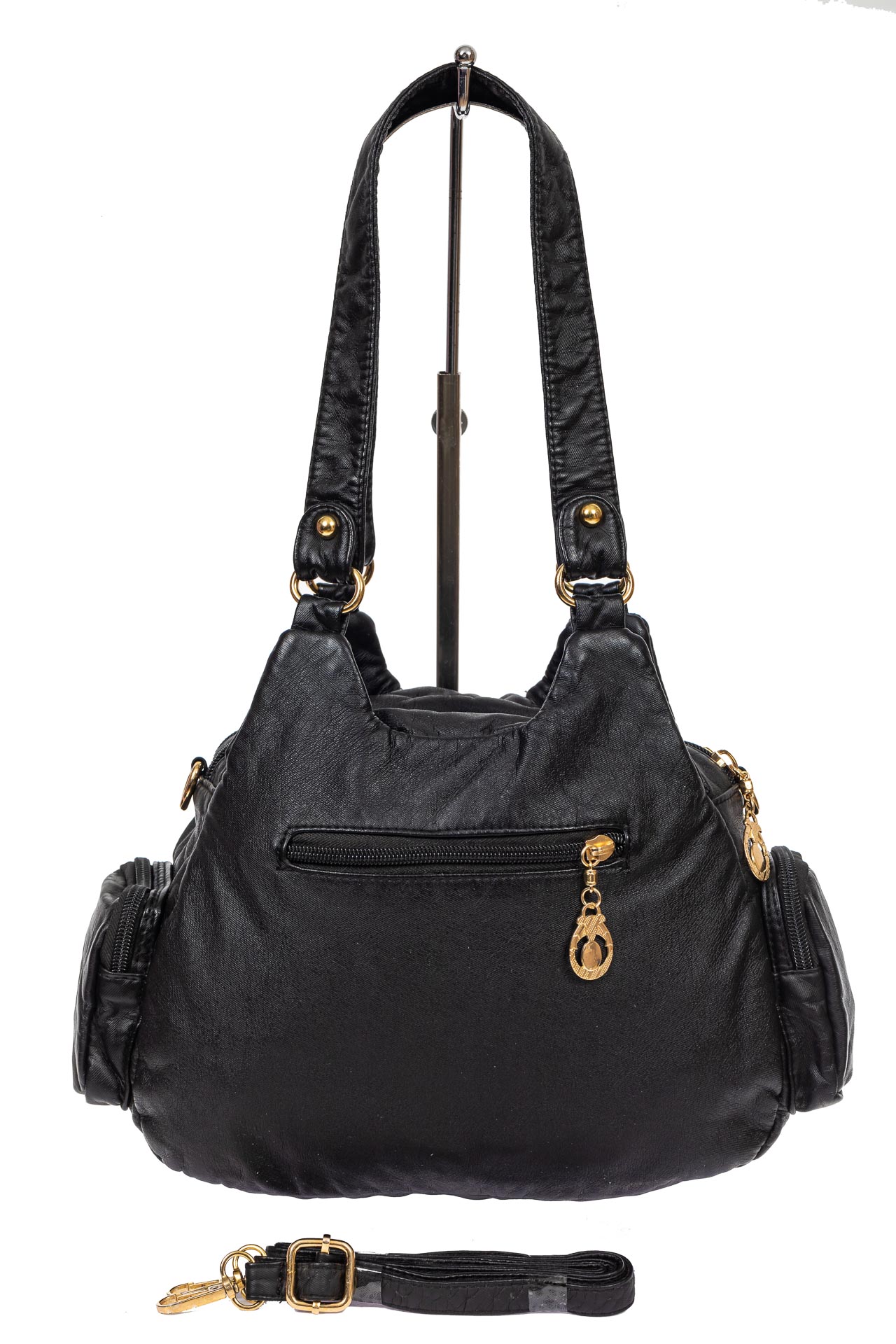 На фото 3 - Мягкая женская сумка хобо со стразами, цвет чёрный