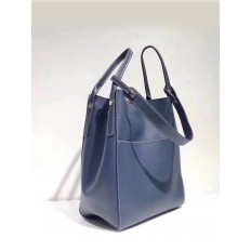 На фото 3 - Женская сумка с ручками-трансформерами из натуральной кожи, цвет синий