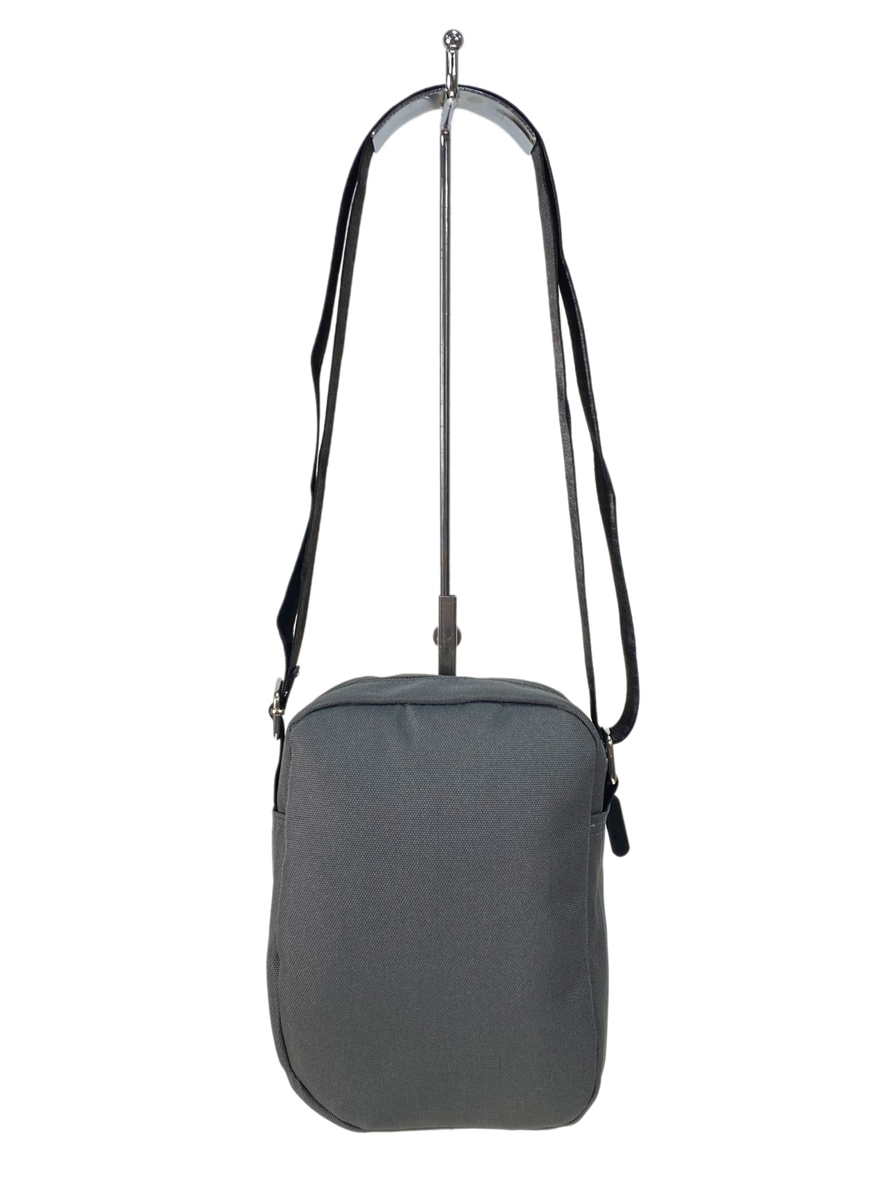 На фото 2 - Молодежная текстильная сумка, цвет серый