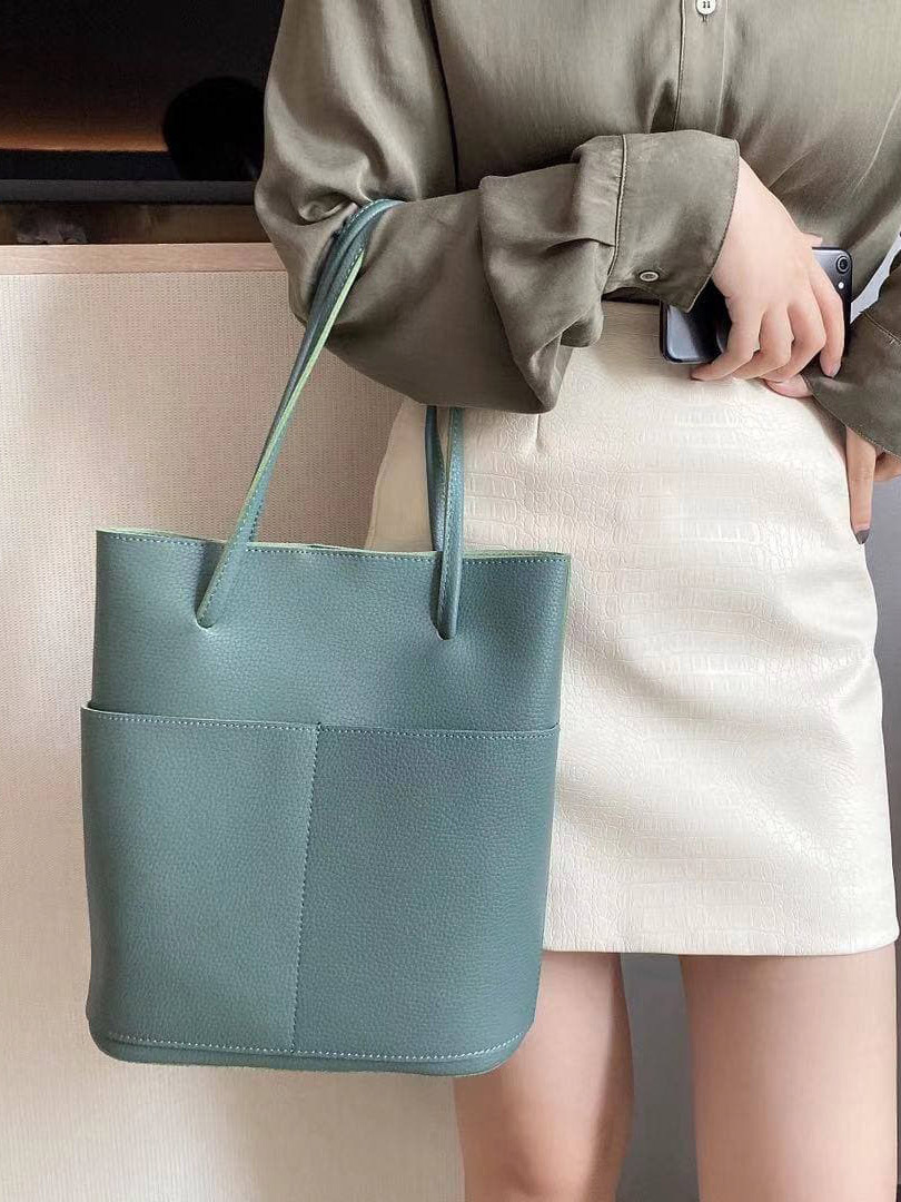 На фото 1 - Мягкая сумка из натуральной кожи, цвет светло-зеленый