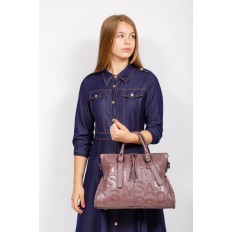 На фото 4 - Модная женская сумка из натуральной кожи, цвет сирень