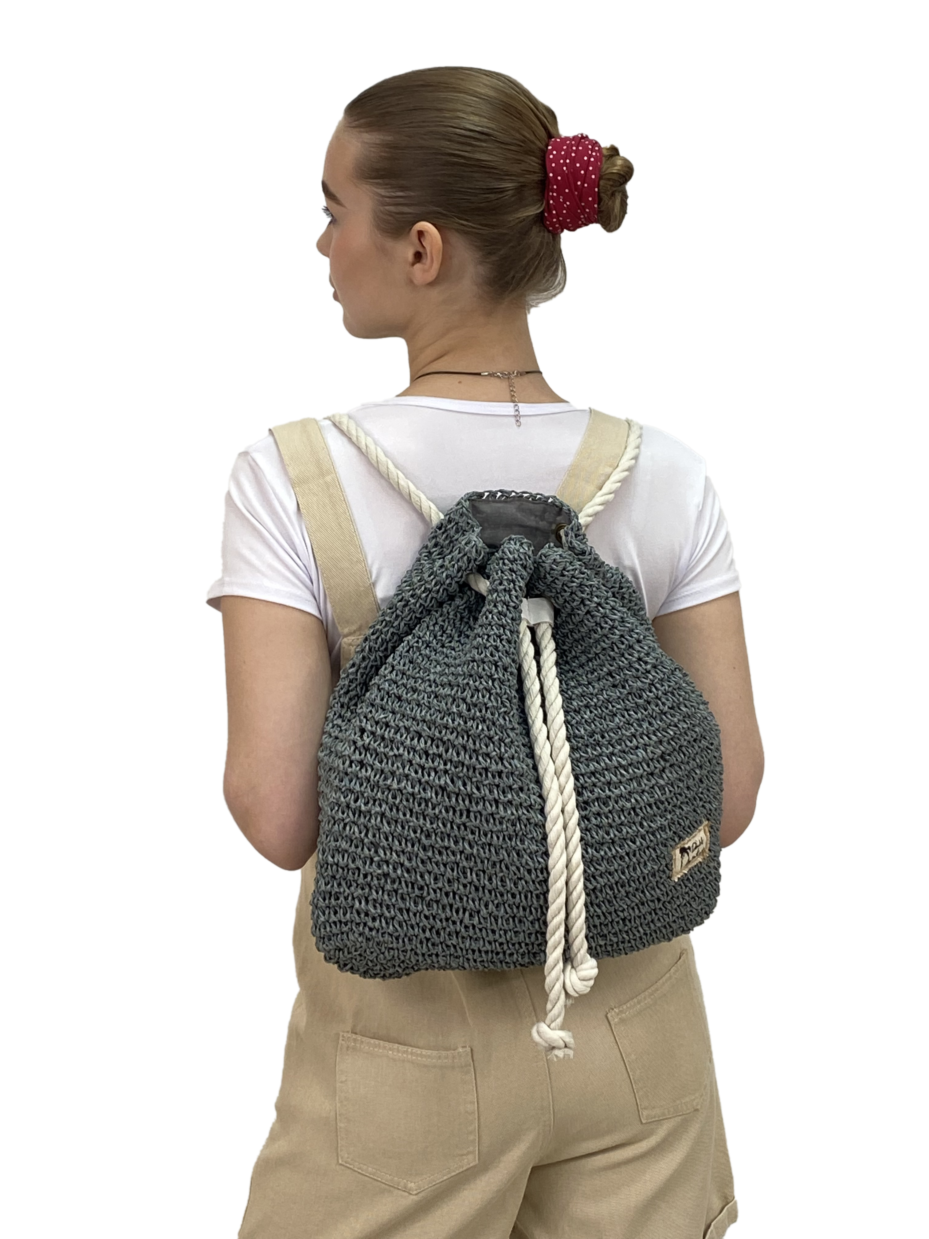 На фото 3 - Сумка-рюкзак плетеная из джута, цвет серый
