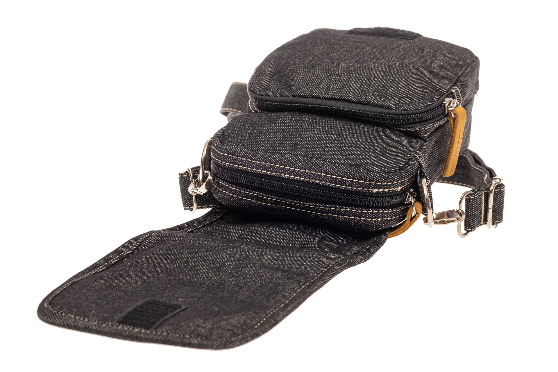 На фото 4 - Маленькая мужская сумка через плечо из джинсы, цвет темно-серый