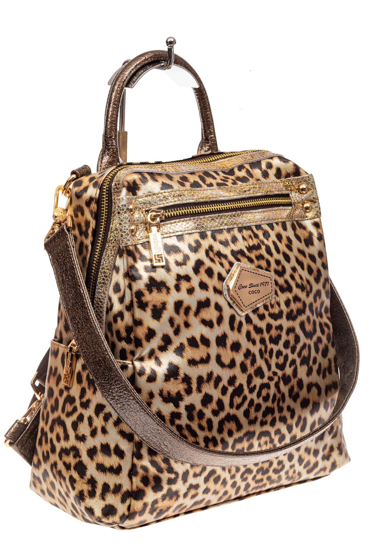 На фото 1 - Женский рюкзак из кожи с леопардовым принтом
